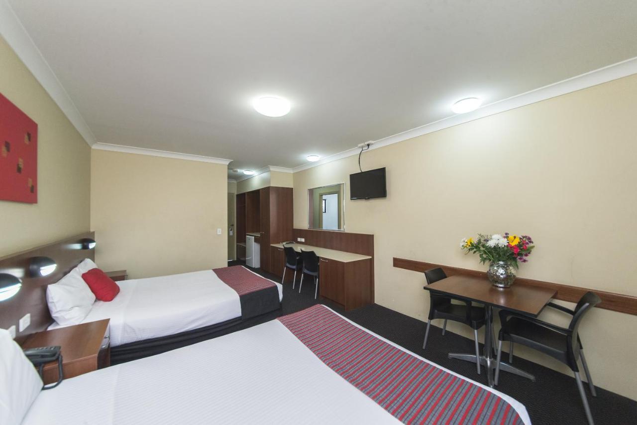 Rocky Motor Motel